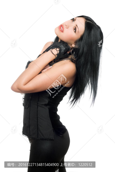 在黑色的衣服漂亮的黑發(fā)的肖像