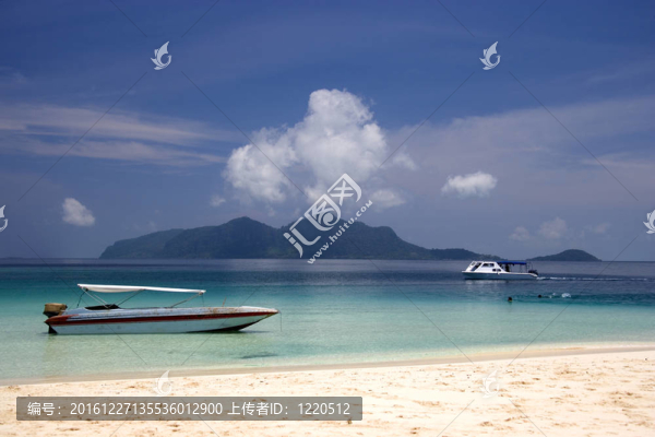 海灘上的小船
