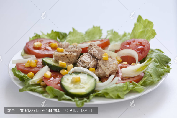 美味金槍魚沙拉生菜番茄黃瓜洋蔥