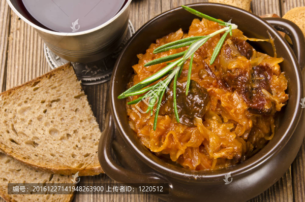 在波蘭種煙熏肉酸菜