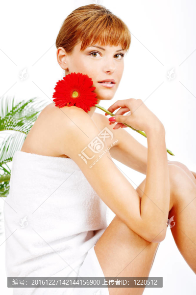 女孩與紅花
