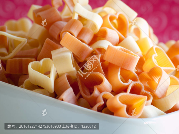 心形的面條