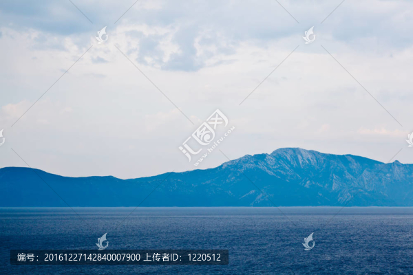 在島島的早晨；克羅地亞