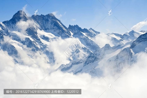峰阿爾卑斯山地景觀