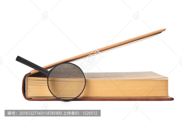 書本和放大鏡隔離