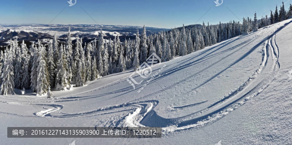 冬季在山全景