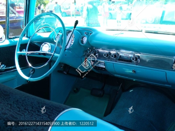經(jīng)典的車內(nèi)