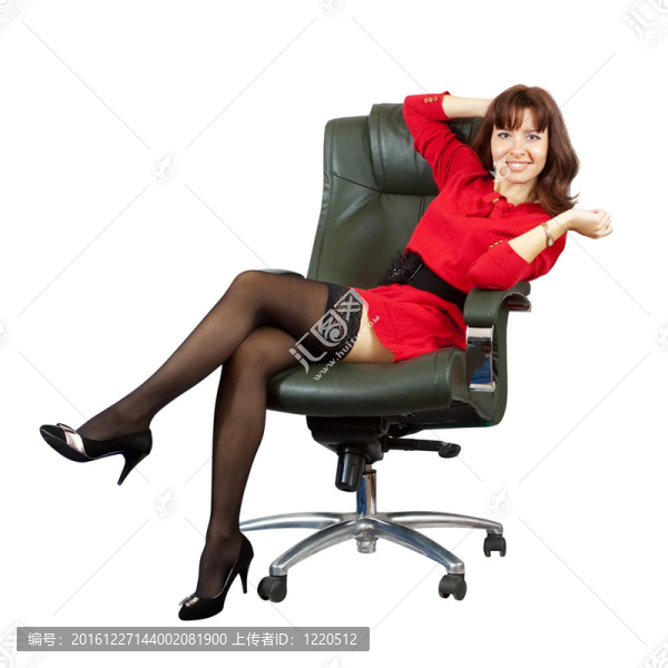 坐在辦公椅上的快樂女人