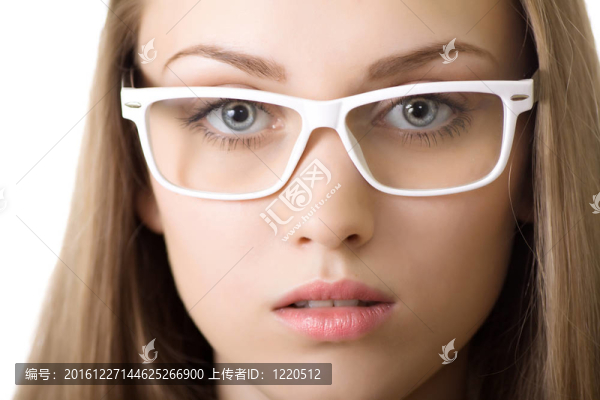 年輕的女商人在眼鏡特寫分離