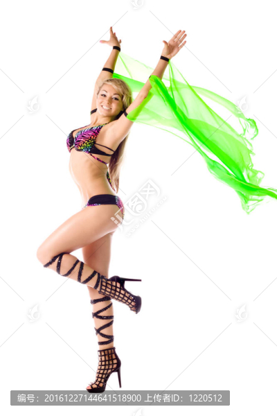 美麗的舞者女孩與綠色的翅膀孤立在白色