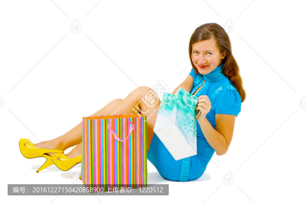 穿著鮮艷衣服的女孩在購物