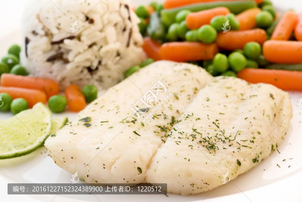 鯰魚與蔬菜和Rice