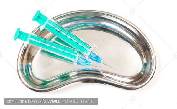 兩個綠色的注射器