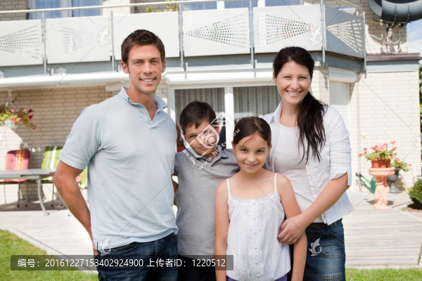 白人家庭以外的新房子
