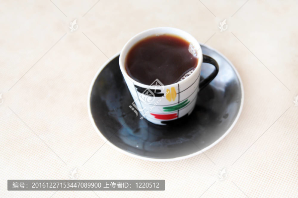 黑咖啡杯