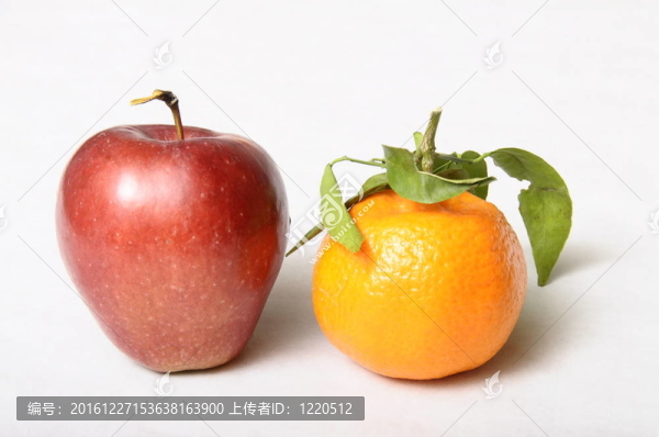 紅蘋(píng)果和普通話在清晰的背景