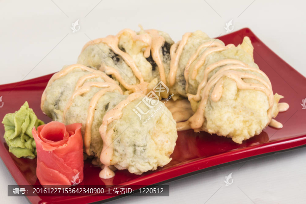 日本料理天婦羅壽司-真希（油炸鮭魚魚子魚子和奶油奶酪；卷內(nèi)）