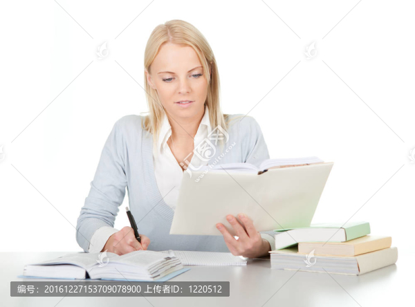 漂亮的女生做作業(yè)