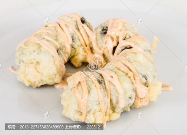 日本料理天婦羅壽司-真希（油炸鮭魚魚子魚子和奶油奶酪；卷內(nèi)）