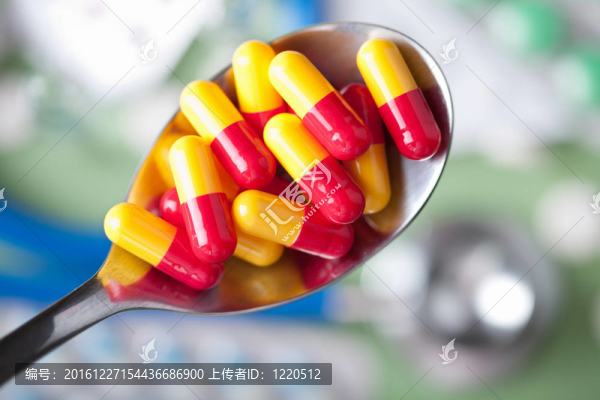 匙膠丸