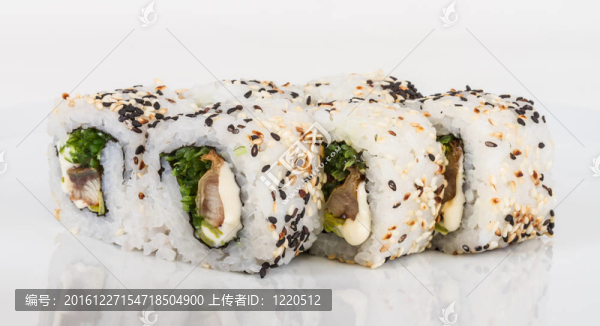 日本的傳統(tǒng)美食--,Maki,Roll紫菜；奶油奶酪和鰻魚。白色背景隔離
