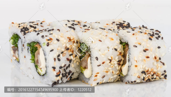 日本的傳統(tǒng)美食--,Maki,Roll紫菜；奶油奶酪和鰻魚。白色背景隔離