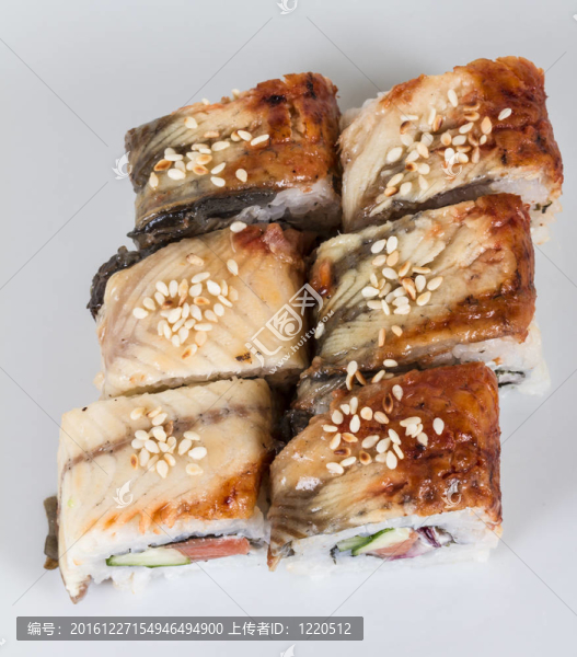 日本傳統(tǒng)美食-,Maki,Roll黃瓜，奶油奶酪和生鮭魚和鰻魚