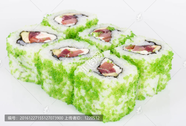 魚(yú)子辣真希壽司，熱輥與各種不同類型的Tobiko（飛魚(yú)卵）外。金槍魚(yú)；鱷梨和生菜