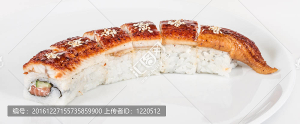 日本傳統(tǒng)美食-,Maki,Roll黃瓜，奶油奶酪和生鮭魚和鰻魚