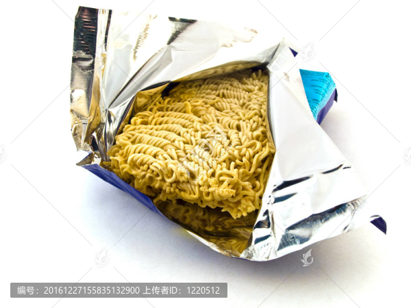 在箔干雞蛋拉面