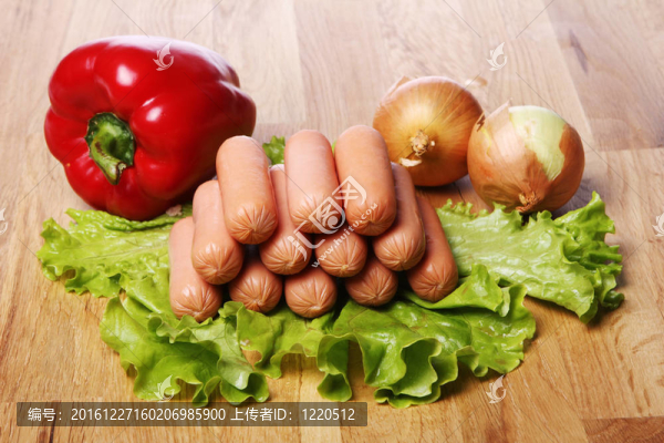 新鮮蔬菜和sousages