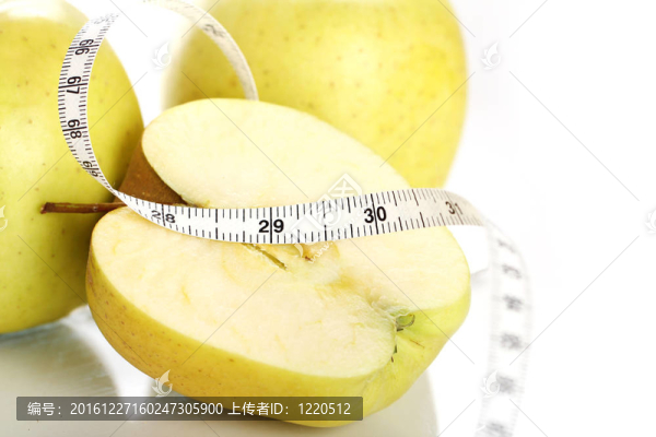 帶測(cè)量膠帶的青蘋(píng)果