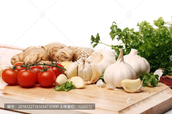 餐桌上的健康蔬菜