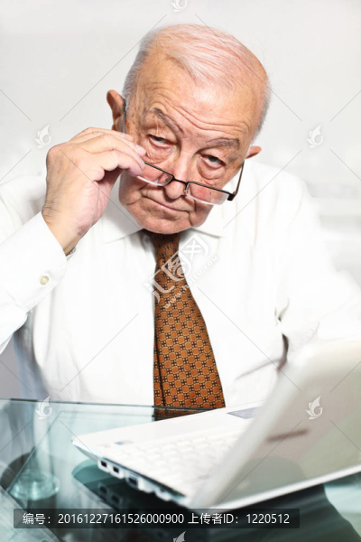 使用筆記本電腦的人