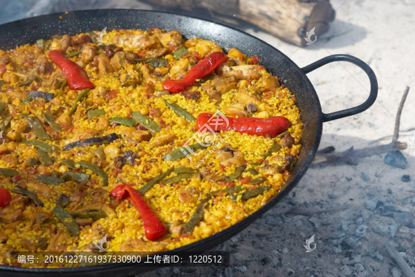烹飪西班牙海鮮飯