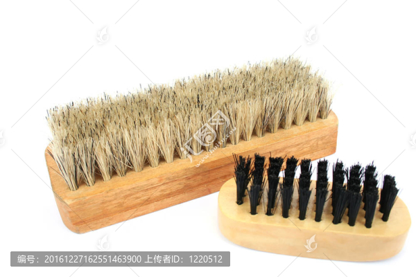衣服和鞋子刷