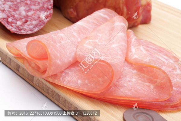 把火腿和意大利臘腸