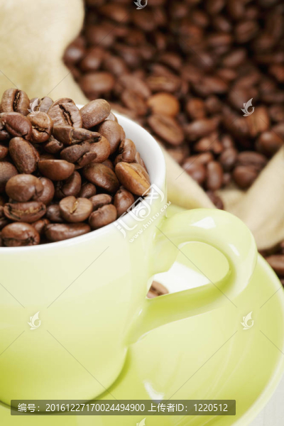半杯綠咖啡