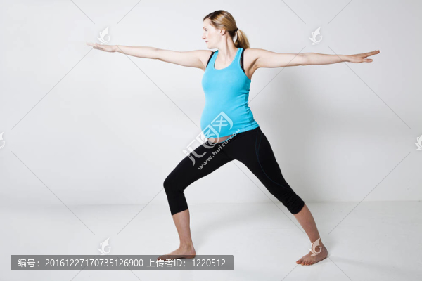 孕婦做瑜伽練習(xí)