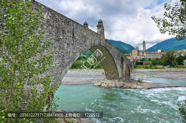 駝背橋。博比奧。Emilia,Romagna。意大利.