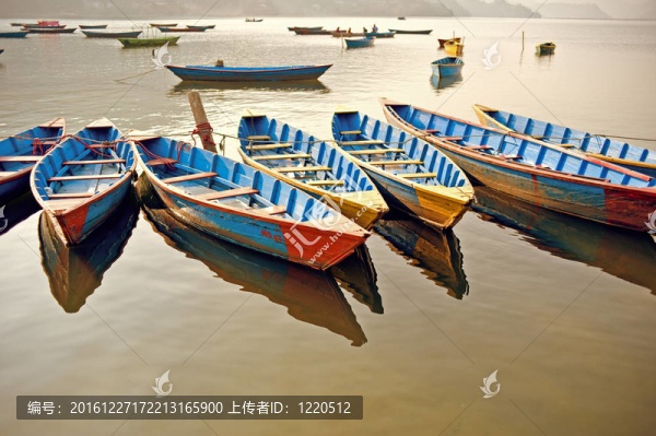 佩瓦湖；尼泊爾博卡拉。