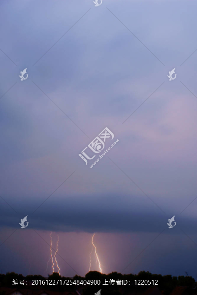 城鎮(zhèn)與閃電襲擊