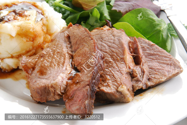烤牛肉晚餐