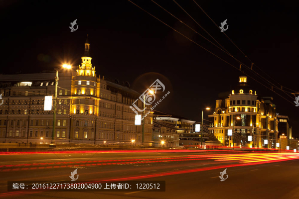 城市街道夜間運(yùn)動(dòng)