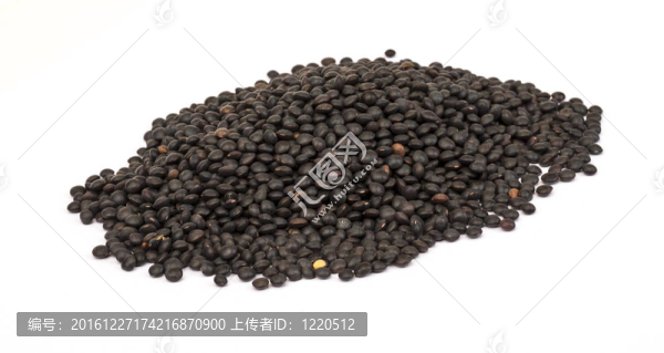 黑扁豆堆白色隔離