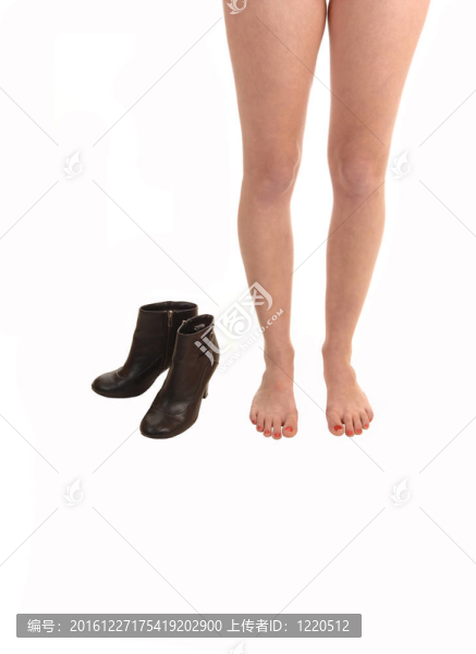 女人腿和靴子。