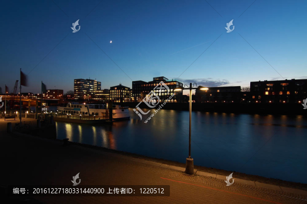 不來(lái)梅街頭的夜晚