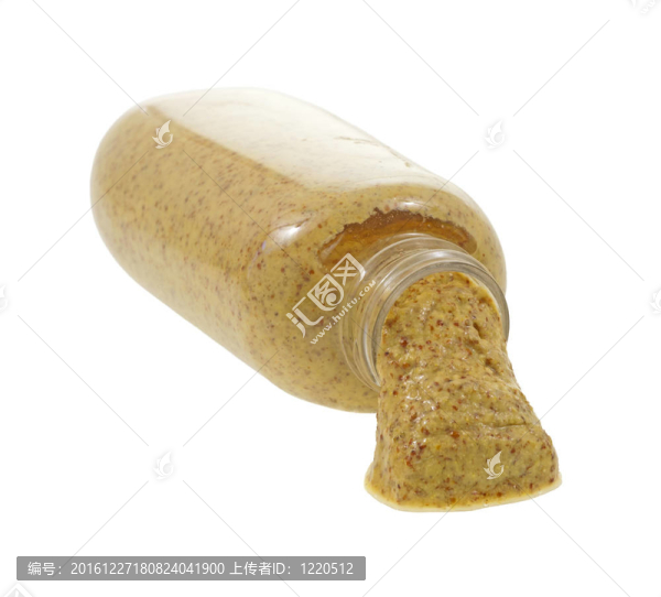 前面有辣根溢出的罐子