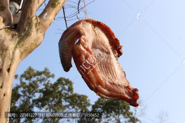 晾曬肉魚迎雞年,（1）