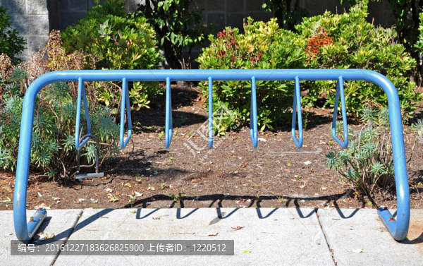 空金屬工業(yè)藍(lán)色自行車架